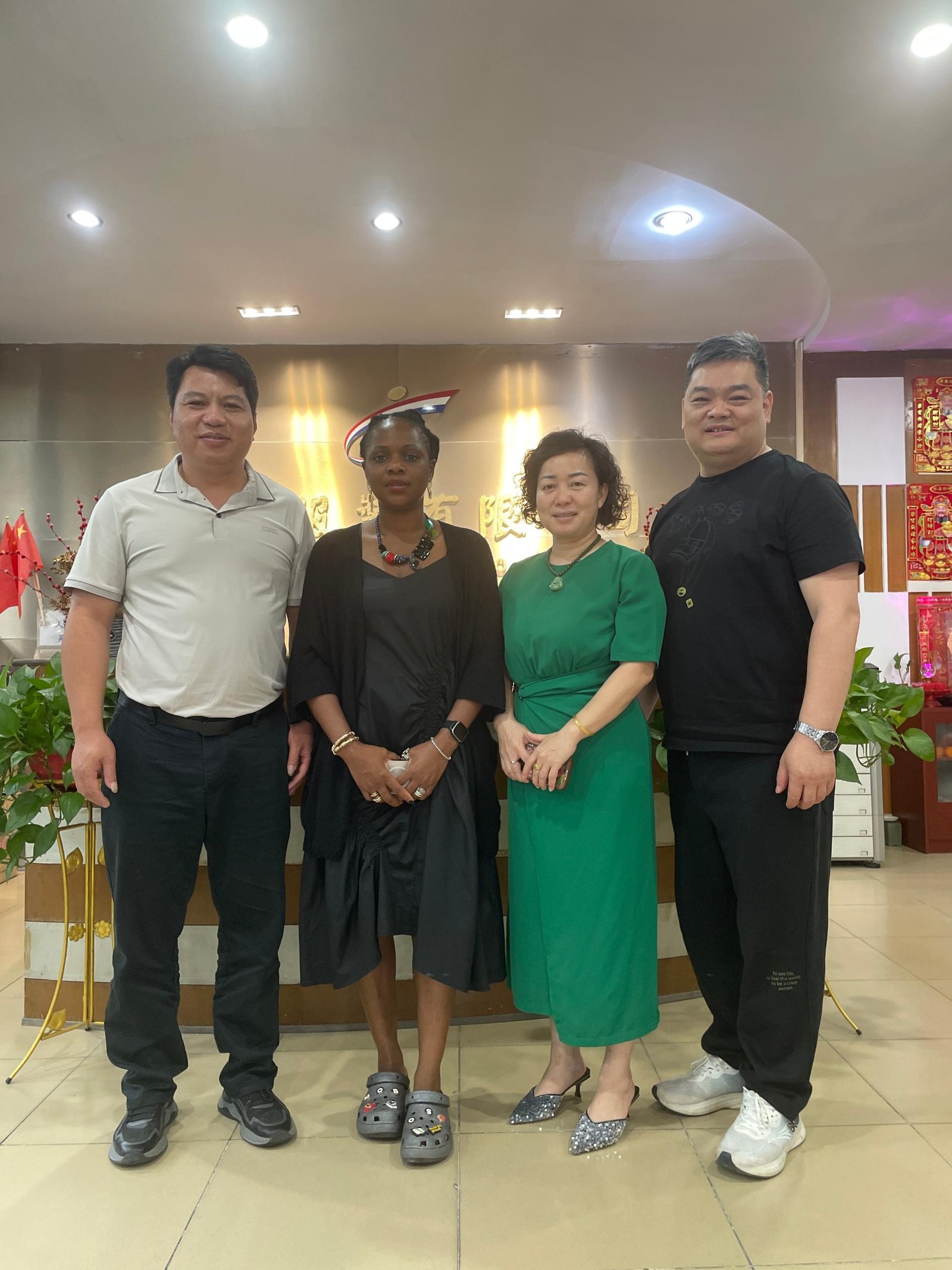 98f4ecf65e0a789569502e8f43c74e35(1)